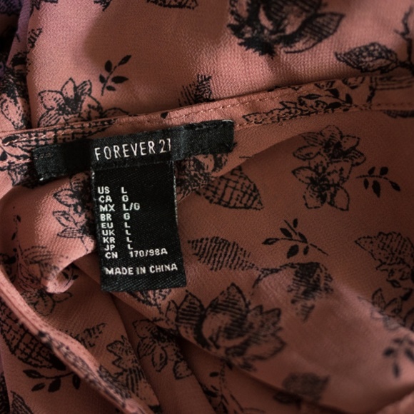 Floral Printed Flutter Sleeve Blouse - Picture 7 of 7